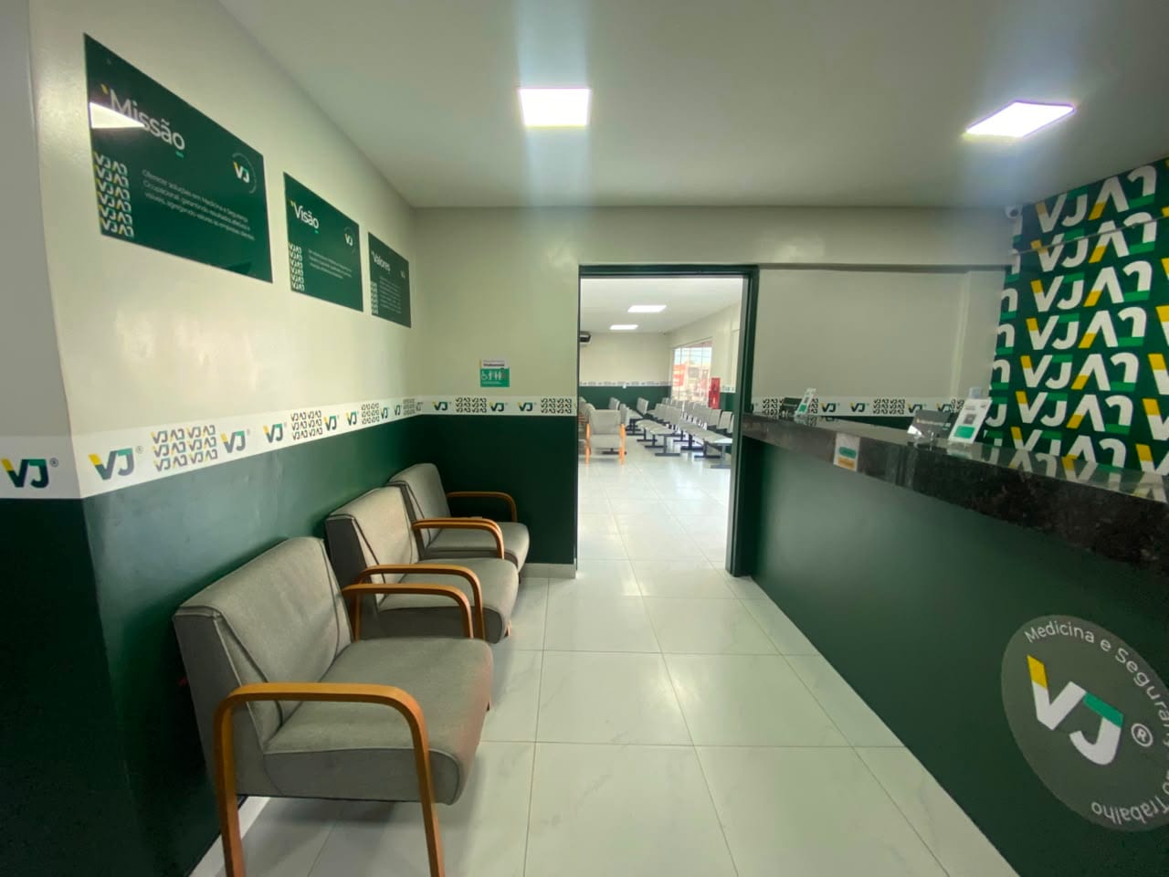 Balcão de atendimento de uma unidade VittaJob